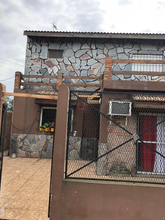 Отель Luis'S House Ezeiza Airport Монте-Гранде Экстерьер фото