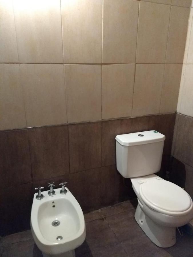 Отель Luis'S House Ezeiza Airport Монте-Гранде Экстерьер фото