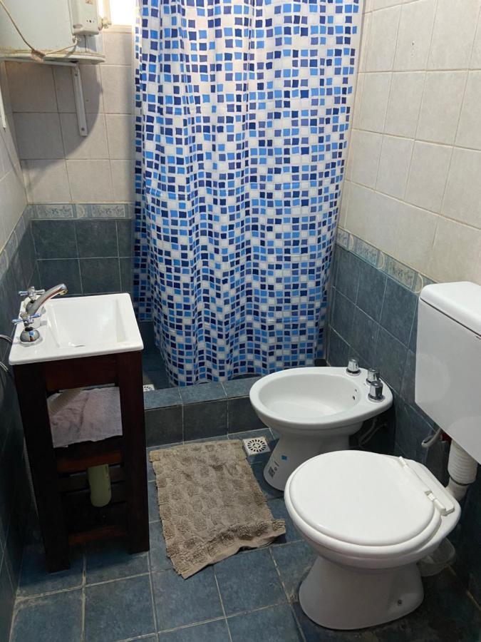 Отель Luis'S House Ezeiza Airport Монте-Гранде Экстерьер фото