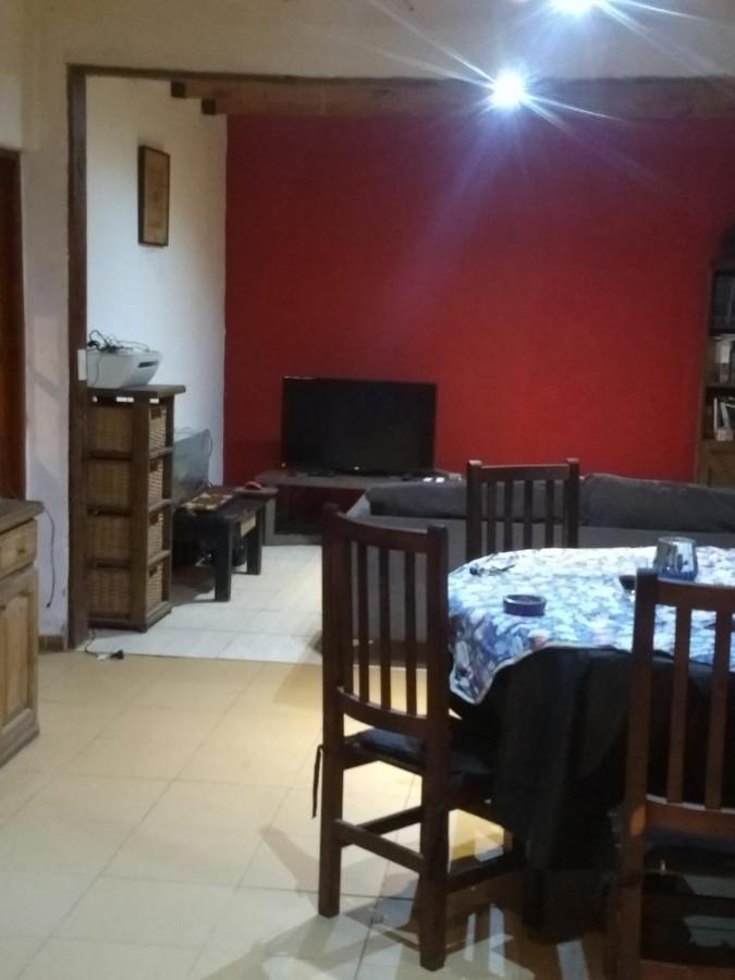 Отель Luis'S House Ezeiza Airport Монте-Гранде Экстерьер фото